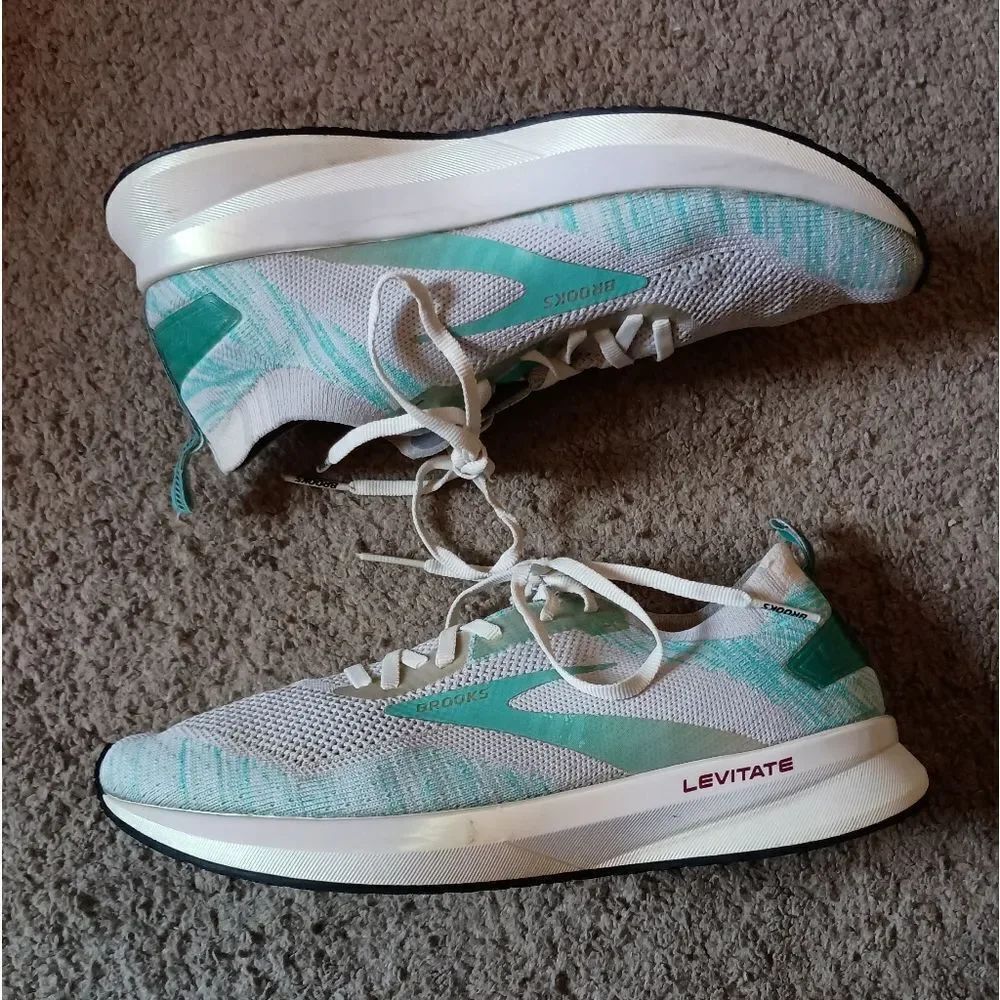 Brooks Levitate 4 Antarctica Atlantis White Sneakers Women Size 10 PRE-OWNED